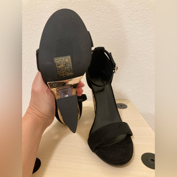 Black Heels with Gold/Rose Gold Trim and Clear & Black Wedge Size 7 - Picture 7 of 8